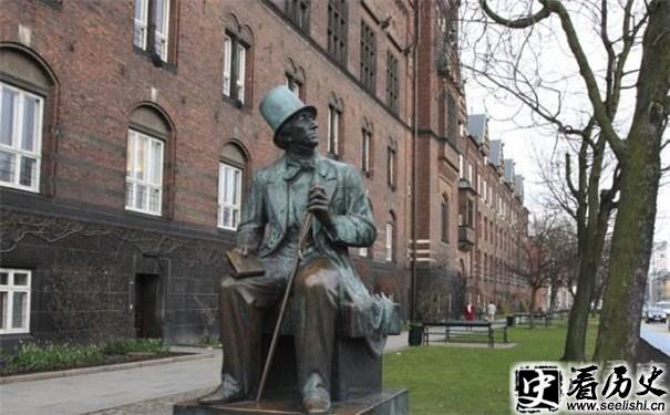 安徒生雕像