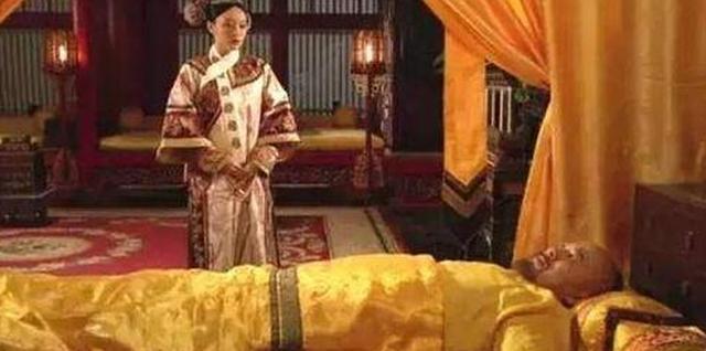 《甄嬛传》皇上驾崩,最开心的不是甄嬛,不是叶澜依,而是她!