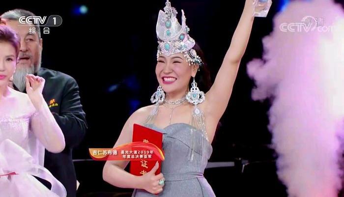 《星光大道》年度总冠军首次出现香港人，才艺单薄，发展前景堪忧