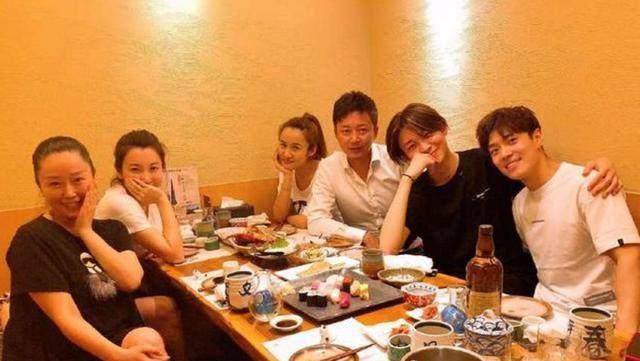 《琅琊榜》谢玉的老婆儿子来给刘奕君过生日,网友直呼:太有爱