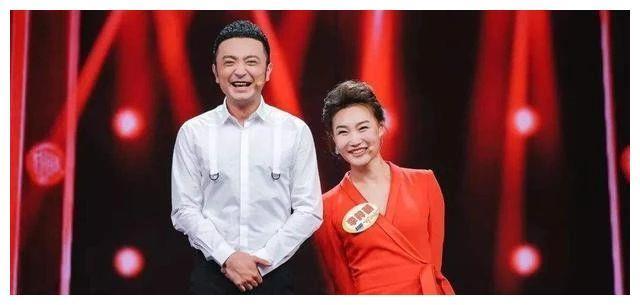 《新闻联播》主持人李梓萌竟是戴假发工作13年，都是为了观众！