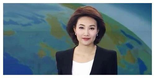《新闻联播》主持人李梓萌竟是戴假发工作13年，都是为了观众！