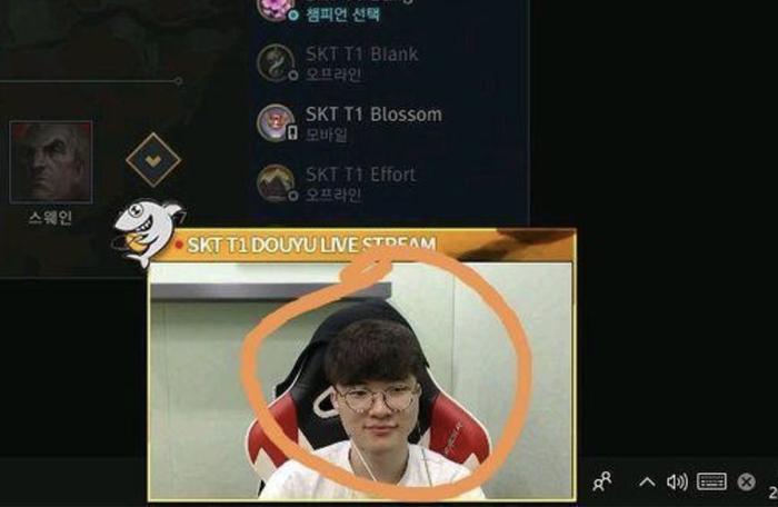 LCK：未进S8决赛，Faker直播被无情嘲讽，当时这个表情绝了！