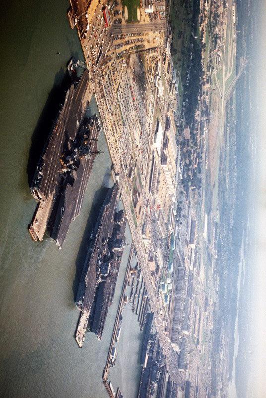 诺福克海军基地（Norfolk Naval Base）是美国海军设于弗吉尼亚州诺福