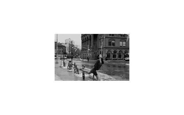 两女生坐网约车为省车费想肉偿司机…网友：这身材谁顶得住？