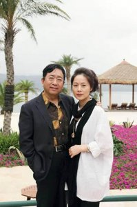 ​余秋雨牵手马兰：老夫少妻的婚姻除了恩爱还有泪水