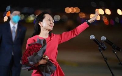 ​刘晓棕：孟晚舟丈夫，当了三个孩子后爸，压上豪宅救妻子