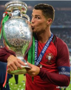 ​梅罗时代走下神坛