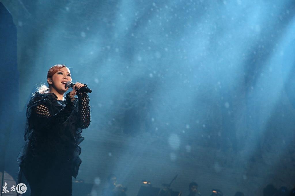 卫兰Janice今日在红馆开演唱会，人靓歌美征服万千歌迷