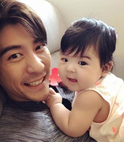 波妞罕见萌照,又萌又Q,姨母心都融化