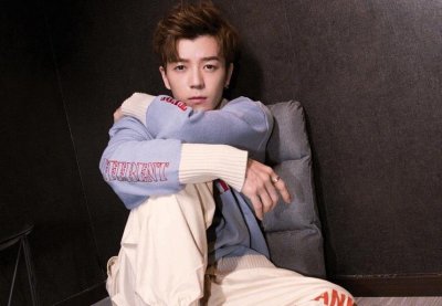 ​王栎鑫人生赢家，妻子漂亮有气质，女儿天真活泼，儿子呆萌可爱