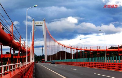 ​东西南北中拍摄的世界名桥――关岭坝陵河大桥