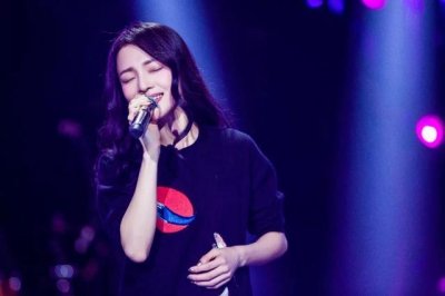 ​被舅舅要求磕头认错！张韶涵又被曝出家丑