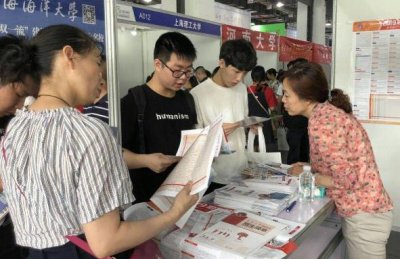 ​吉林大学某学长神似流川枫，吸引大批网友报考吉大，堪比招生简章