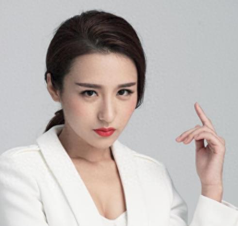 刘静怡霸屏女王，个性十足女孩，独特丹凤眼能文又能武的女演员