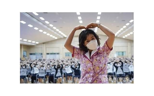 叛逆孩子动手打妈妈怎么处理