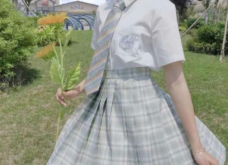 哑铃站姿怎么做 哑铃站起来就这样做 哑铃站姿怎么做 哑铃站起来就这样做