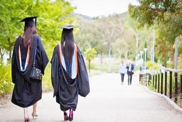 哈佛才女刘亦婷近况怎么样了(1999年哈佛女孩刘亦婷出国)(2)