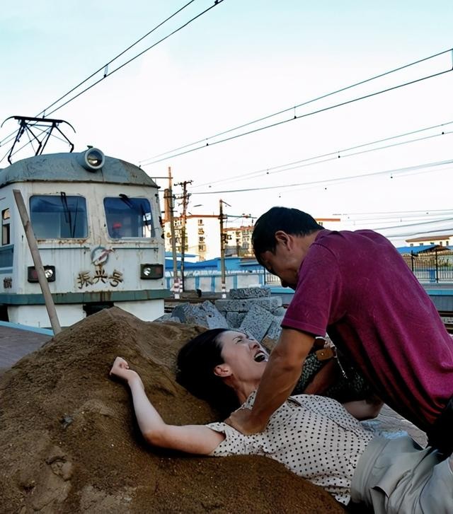 白日焰火讲的是一个怎样的故事：白日焰火直戳人性阴暗面(6)