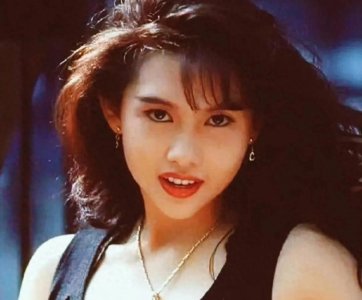 ​56岁邱淑贞现身尼泊尔，真实状态曝光，素颜出镜太勇敢