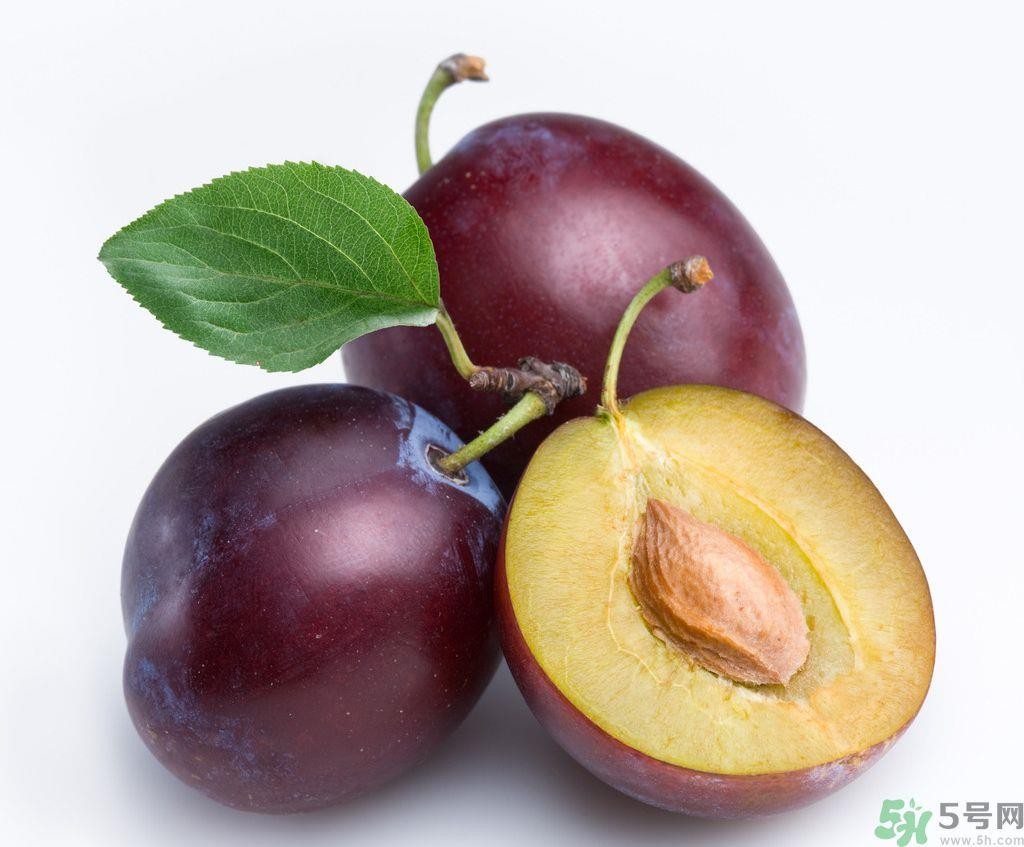 胃溃疡可以吃李子吗？胃溃疡吃李子好吗？