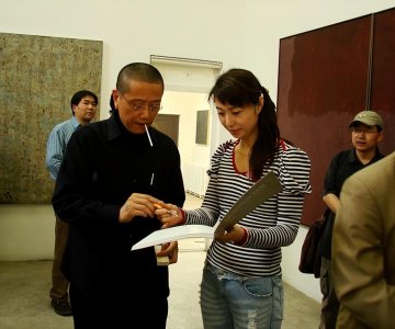 ​陈丹青爆料清华辞职内幕：硕士博士中文水平太烂，把我气疯掉了