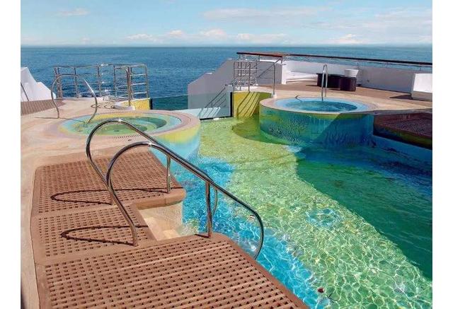 世界最大超级游艇（世界前9大超级游艇）(16)