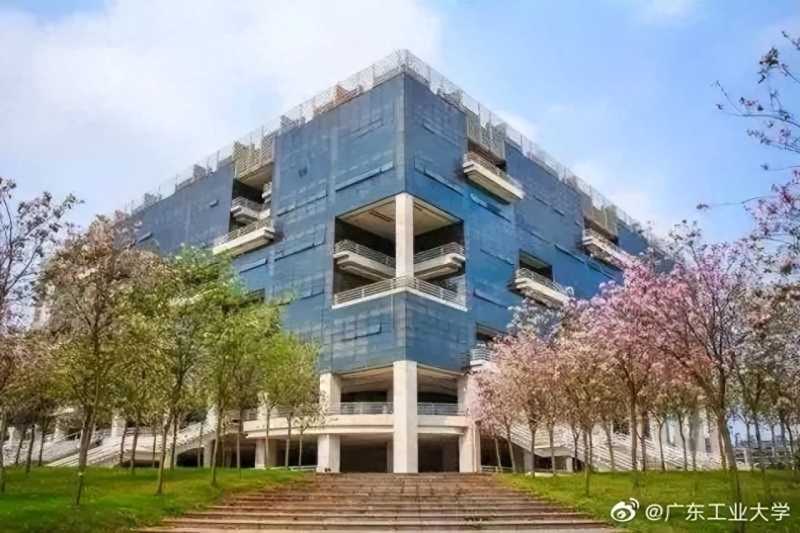广东工业大学图书馆(11所别人家的大学图书馆)