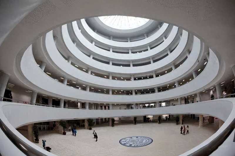 广东工业大学图书馆(11所别人家的大学图书馆)