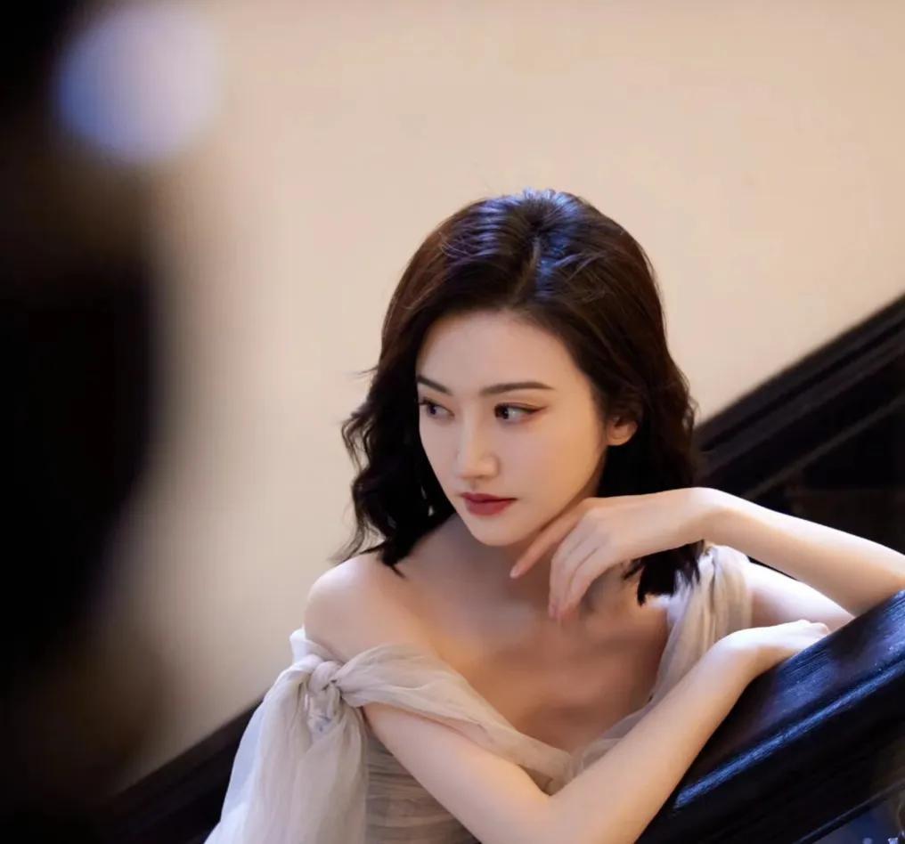 中国公认10大最美女星（国内最漂亮的明星前10名排名榜）-