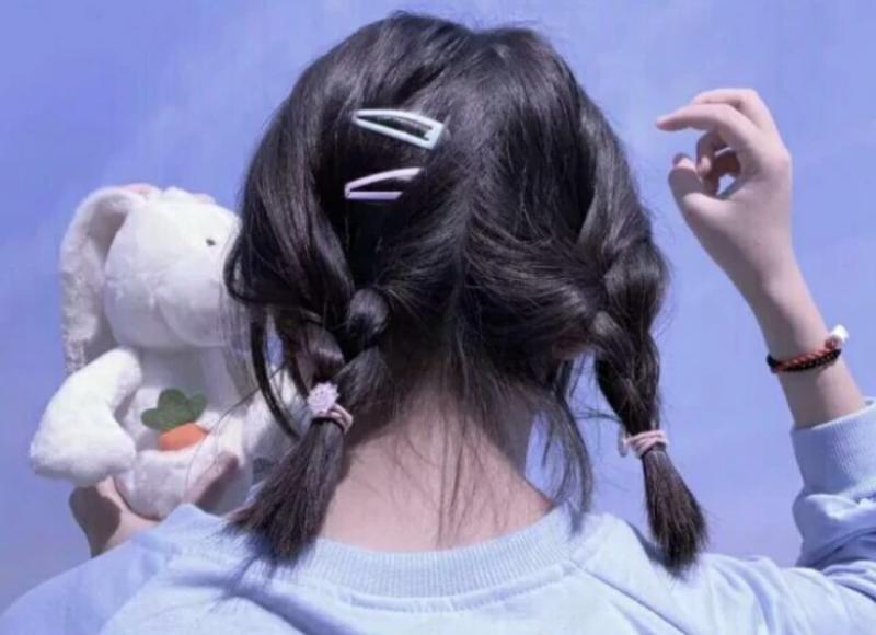 20岁的人，感情和事业该如何选择？