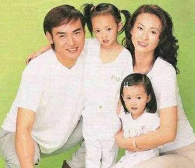 顶流夫妇谈恋爱后再现不认识（过气顶流窘况）(5)