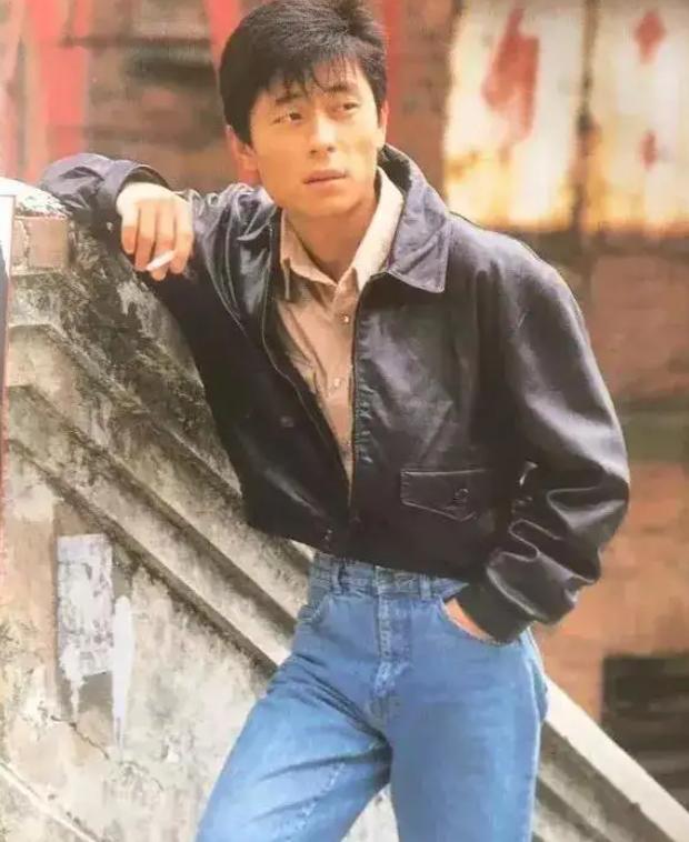 顶流夫妇谈恋爱后再现不认识（过气顶流窘况）(30)