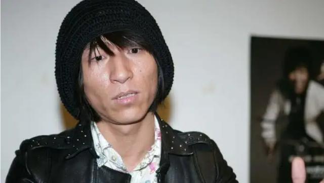 顶流夫妇谈恋爱后再现不认识（过气顶流窘况）(39)