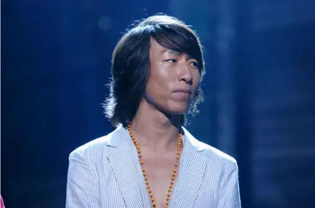 顶流夫妇谈恋爱后再现不认识（过气顶流窘况）(2)