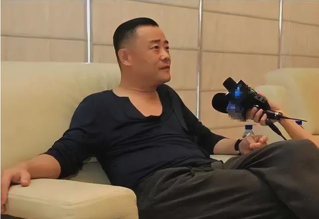 顶流夫妇谈恋爱后再现不认识（过气顶流窘况）(14)