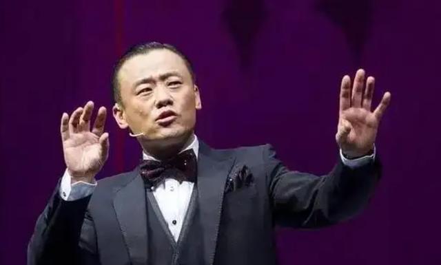 顶流夫妇谈恋爱后再现不认识（过气顶流窘况）(11)