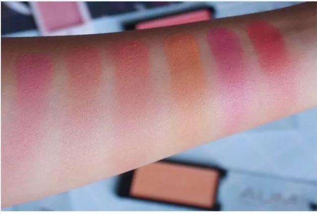 哪些平价又好用的化妆品（这14款平价化妆品就能承包我的化妆台）(32)