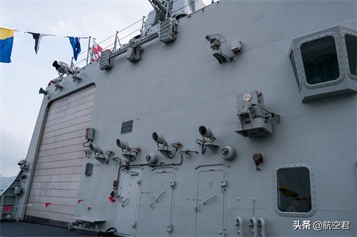 我登上了中国海军战舰-171海口舰