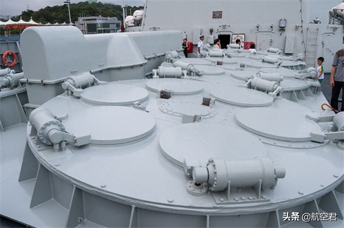 我登上了中国海军战舰-171海口舰