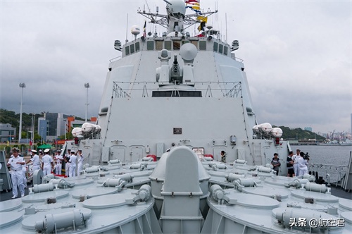 我登上了中国海军战舰-171海口舰