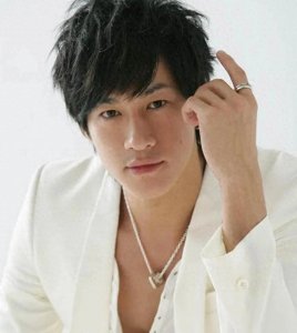 ​何润东：全能艺人的跨界传奇，演绎与创作的双重巅峰！