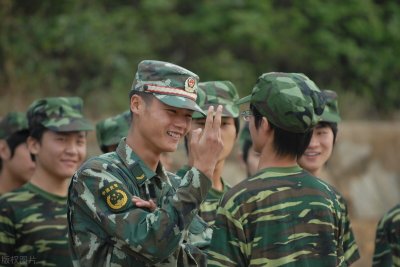 ​当兵几年最好？为啥不要8年兵？