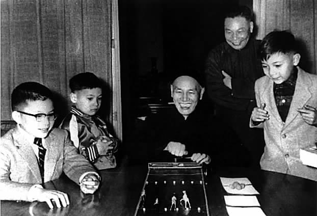 蒋介石的第三代孙子（蒋介石曾培养三个孙子接班为何都没成功）(2)