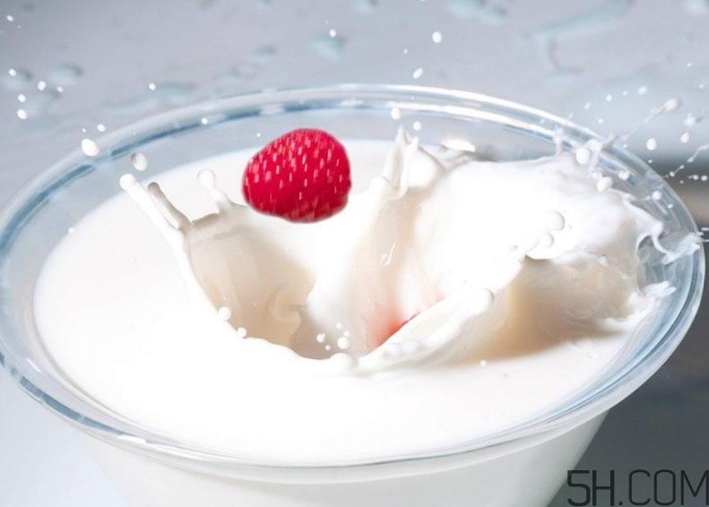 早上空腹喝牛奶好吗?早上喝牛奶有什么好处? 早上空腹喝牛奶好吗?早上喝牛奶有什么好处?