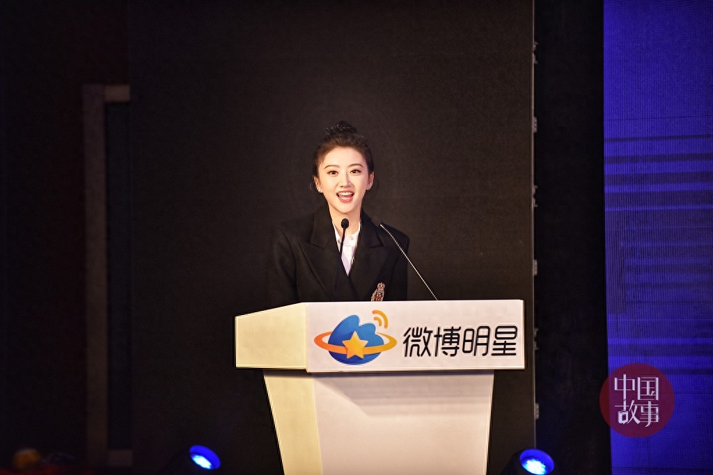 景甜回应演讲时擤鼻涕：不好意思没忍住！你被女神圈粉了吗？