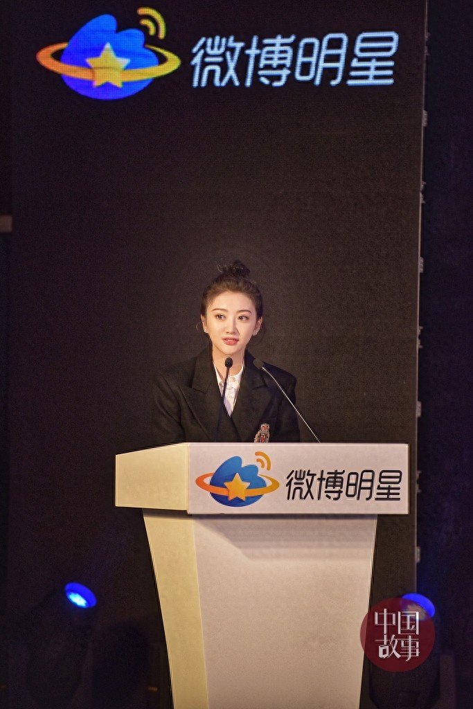 景甜回应演讲时擤鼻涕：不好意思没忍住！你被女神圈粉了吗？