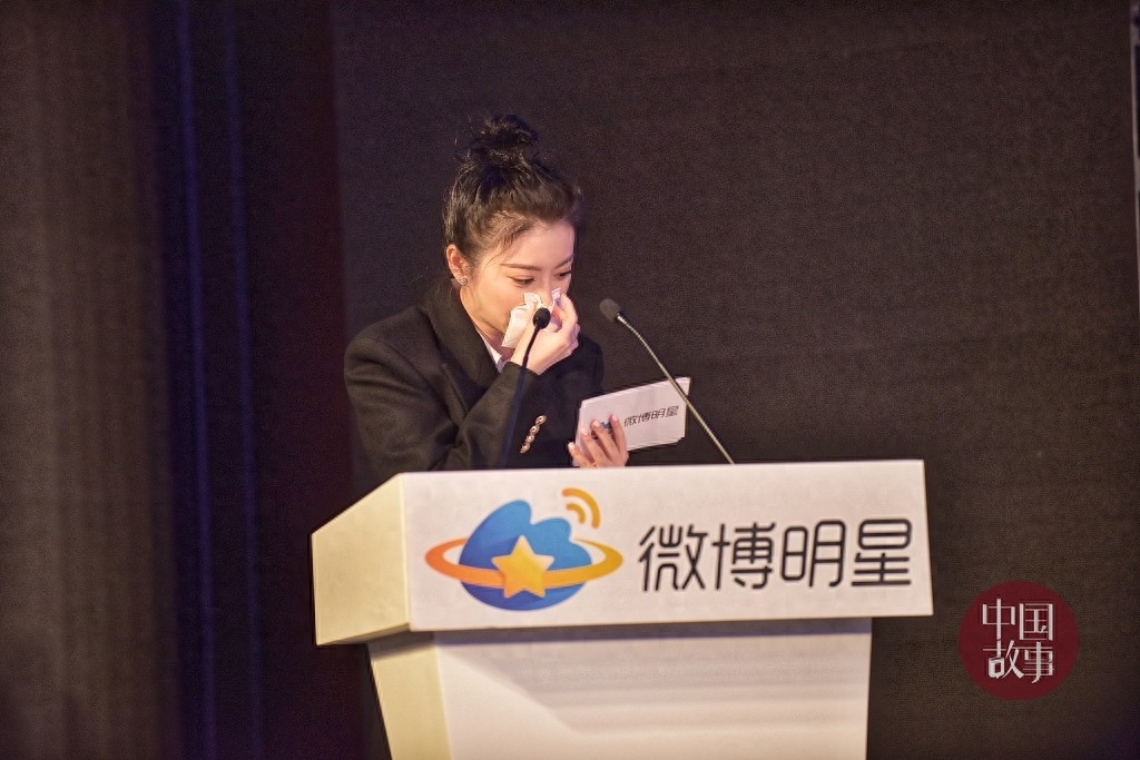 景甜回应演讲时擤鼻涕：不好意思没忍住！你被女神圈粉了吗？