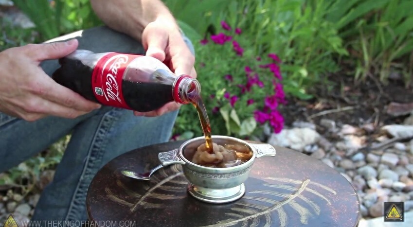 科学达人教你自制可乐沙冰，液态可乐三秒变身沙冰！