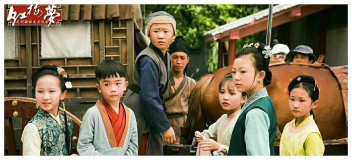 只有9岁的她却把75岁的“刘姥姥”表现的淋漓精致